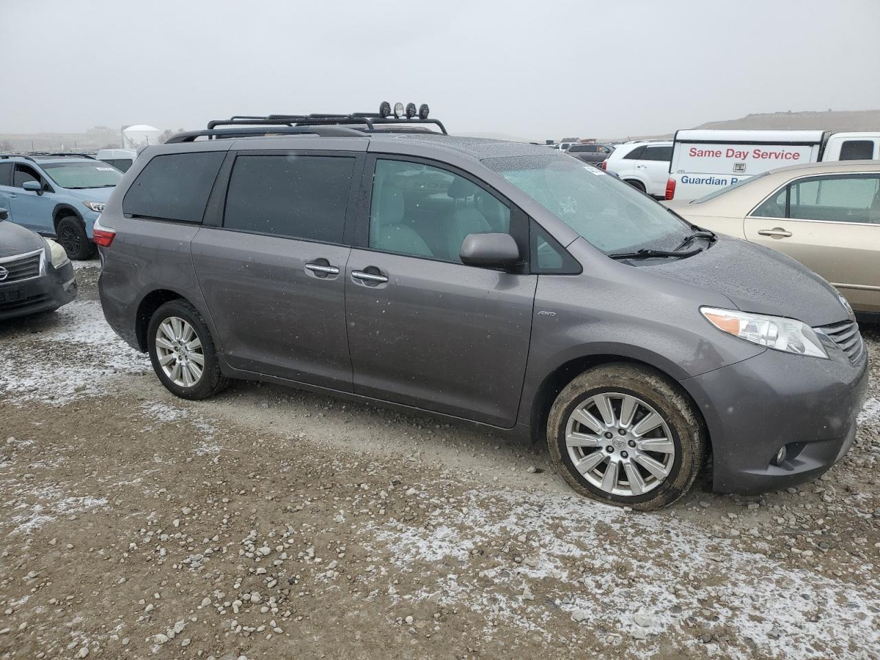 2017 TOYOTA SIENNA