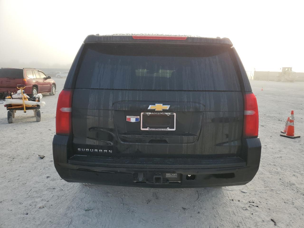 2017 CHEVROLET Suburban