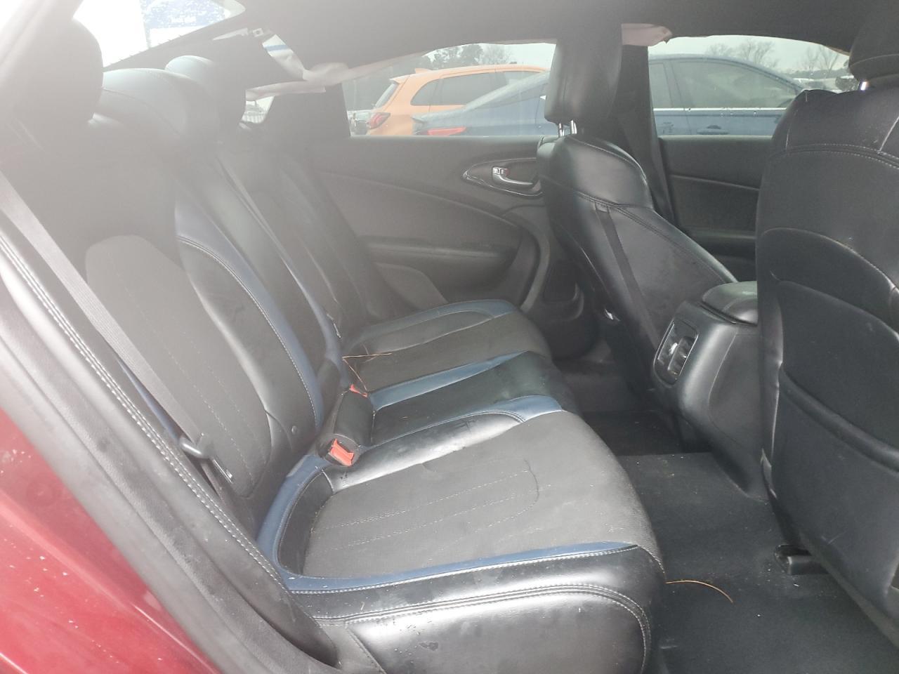 2016 CHRYSLER 200