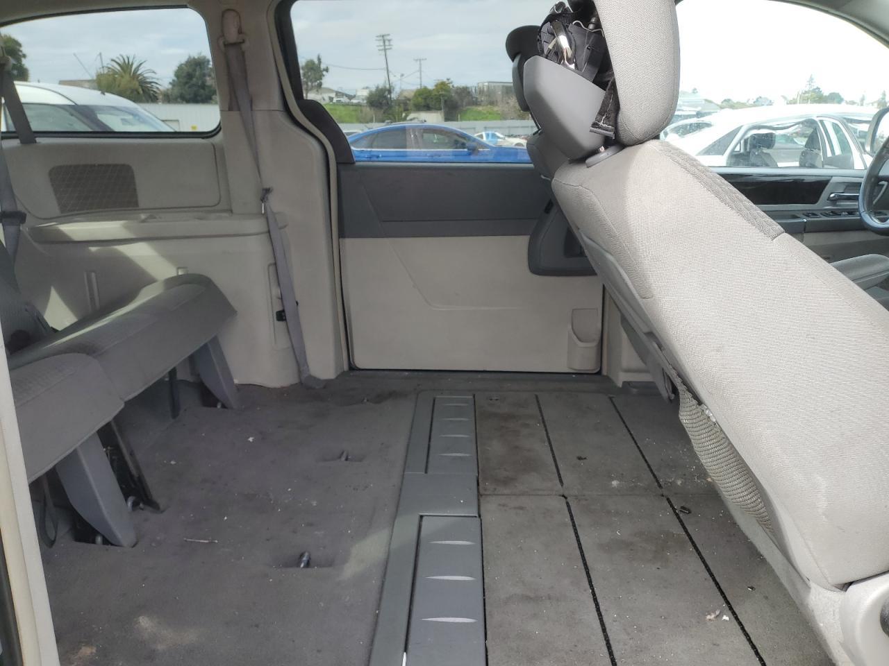 2010 DODGE CARAVAN