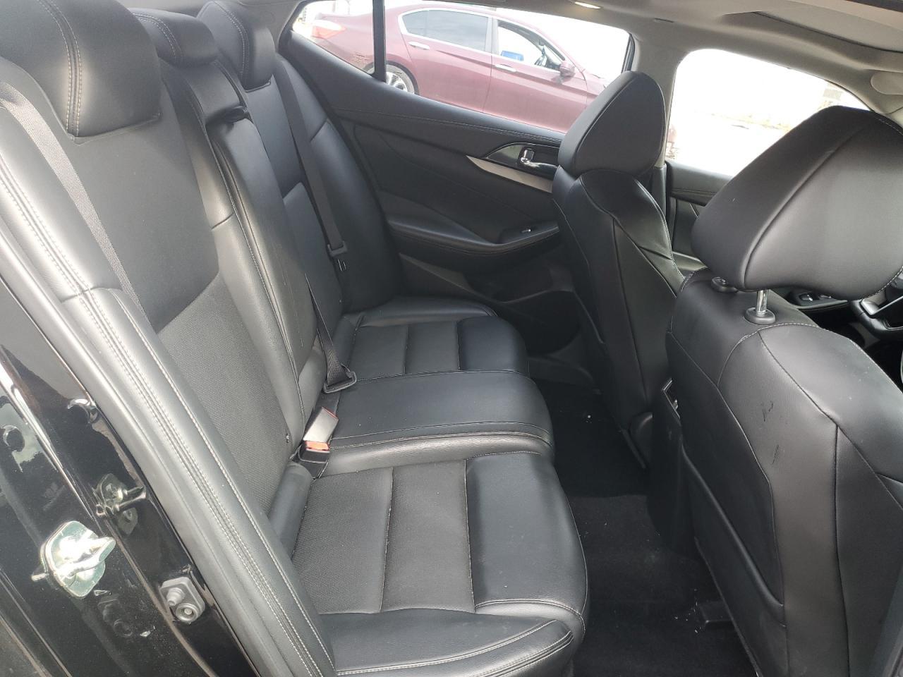 2017 NISSAN Maxima