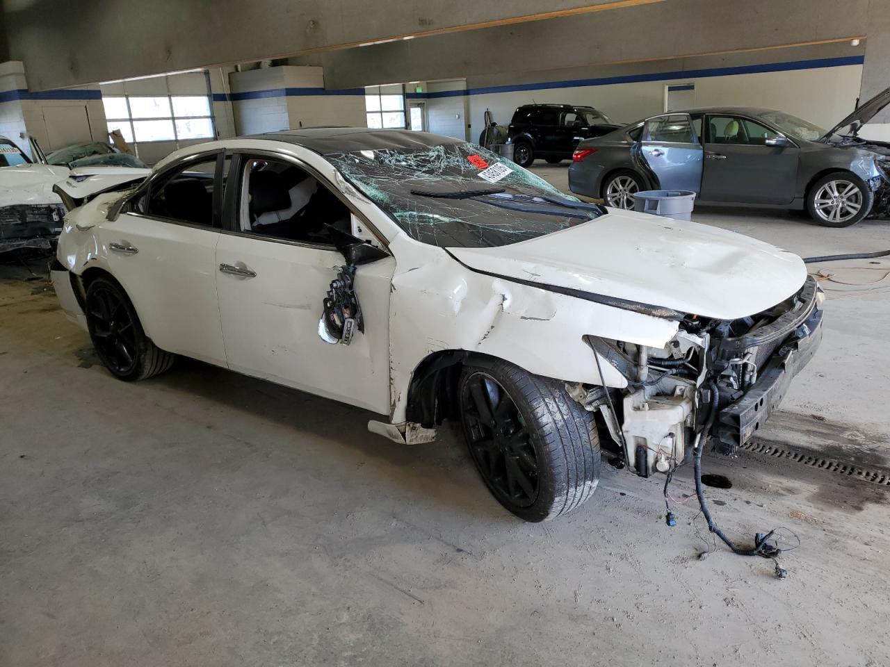 2010 NISSAN Maxima