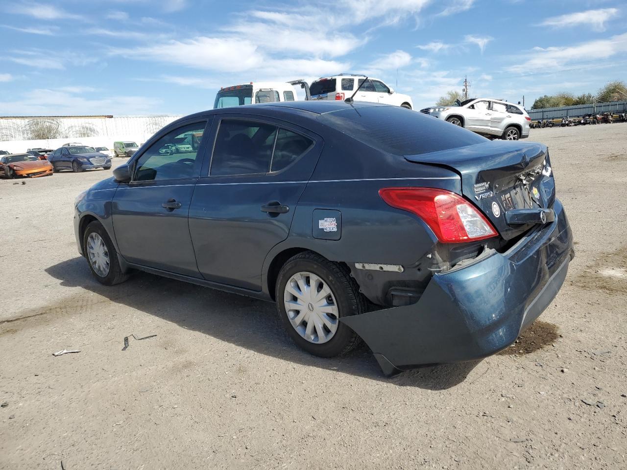 2017 NISSAN VERSA