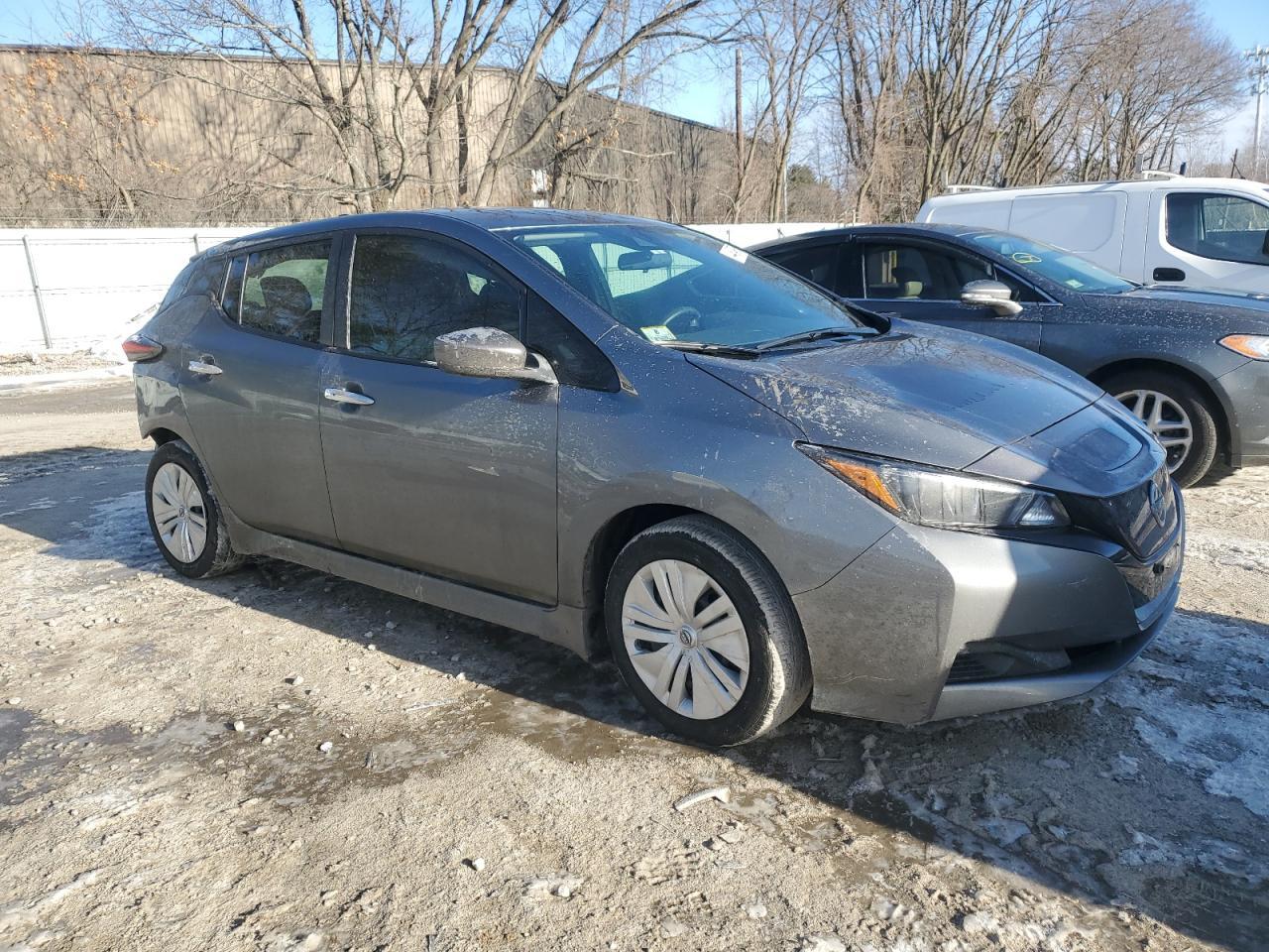 2023 NISSAN LEAF