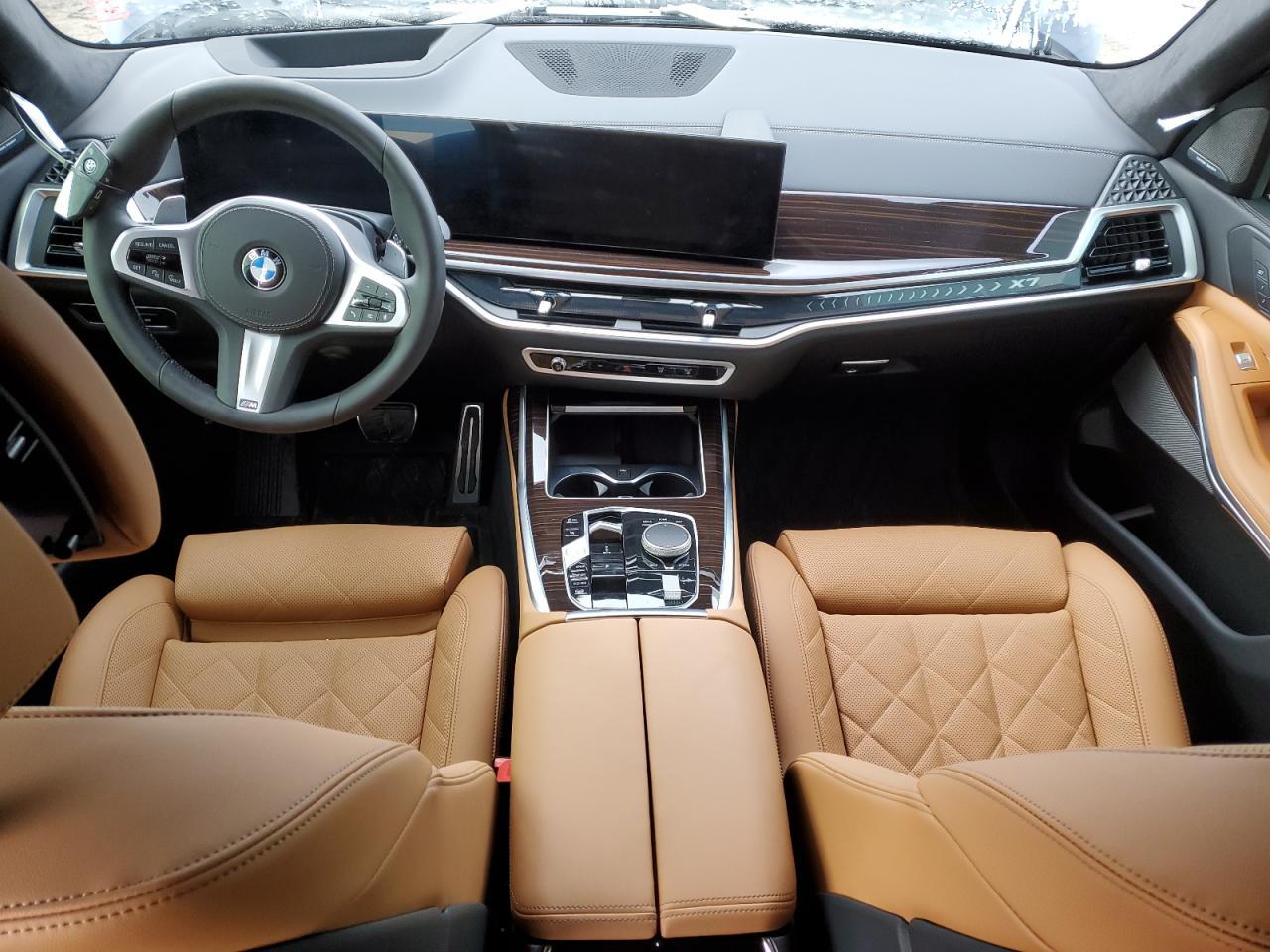 2025 BMW X7