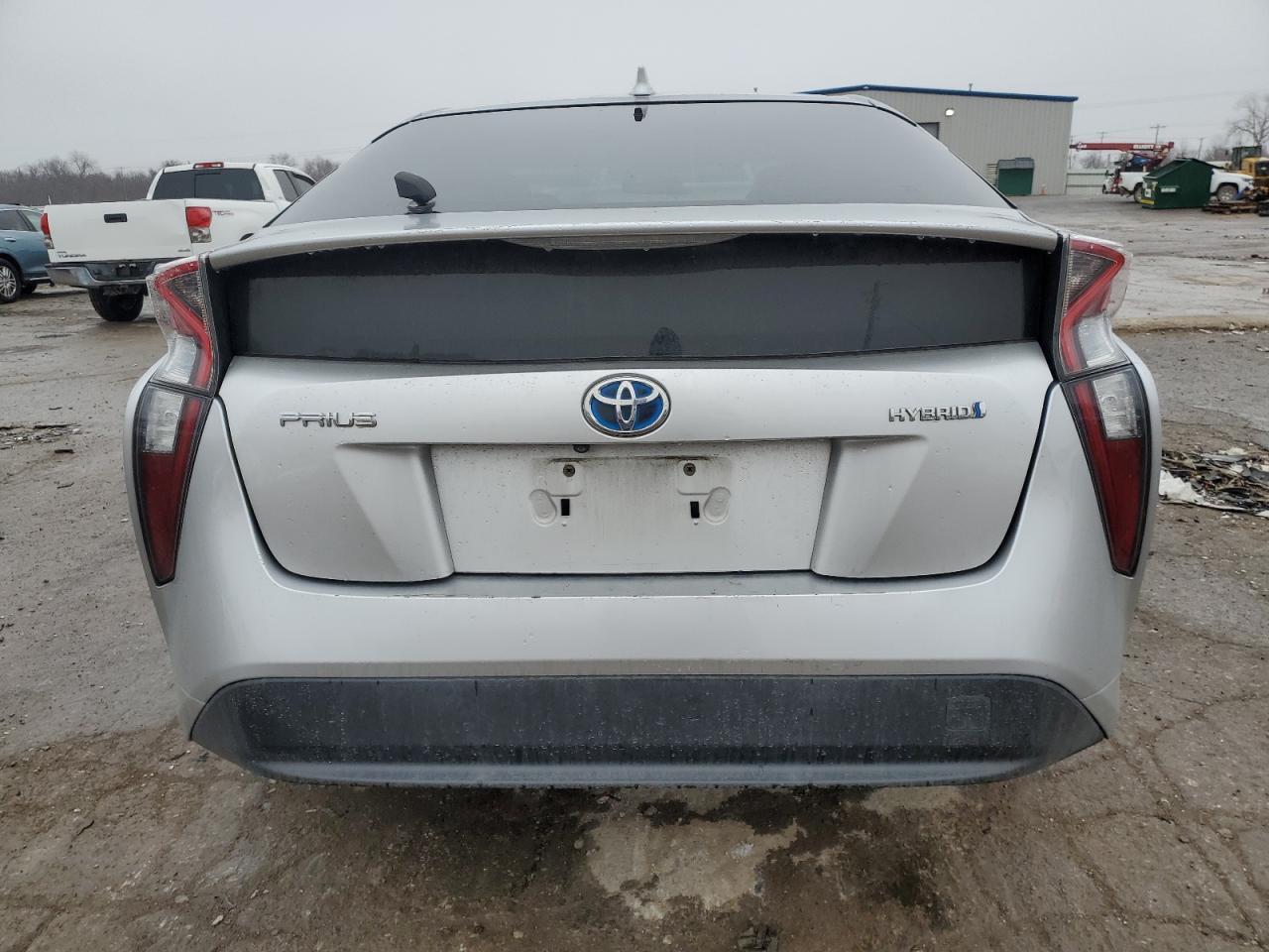2016 TOYOTA PRIUS