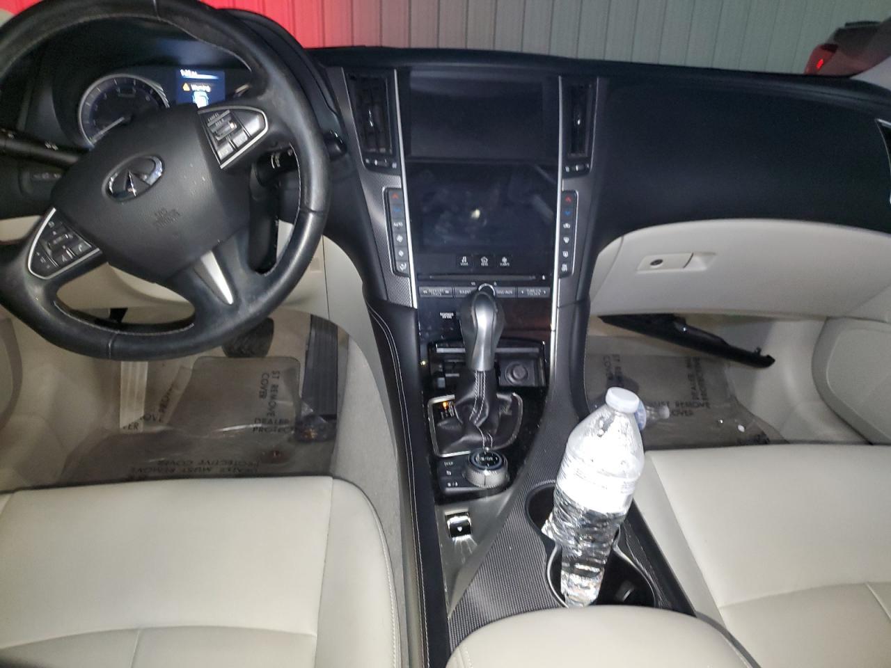 2015 INFINITI Q50
