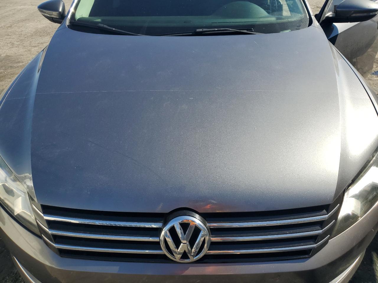 2012 VOLKSWAGEN Passat