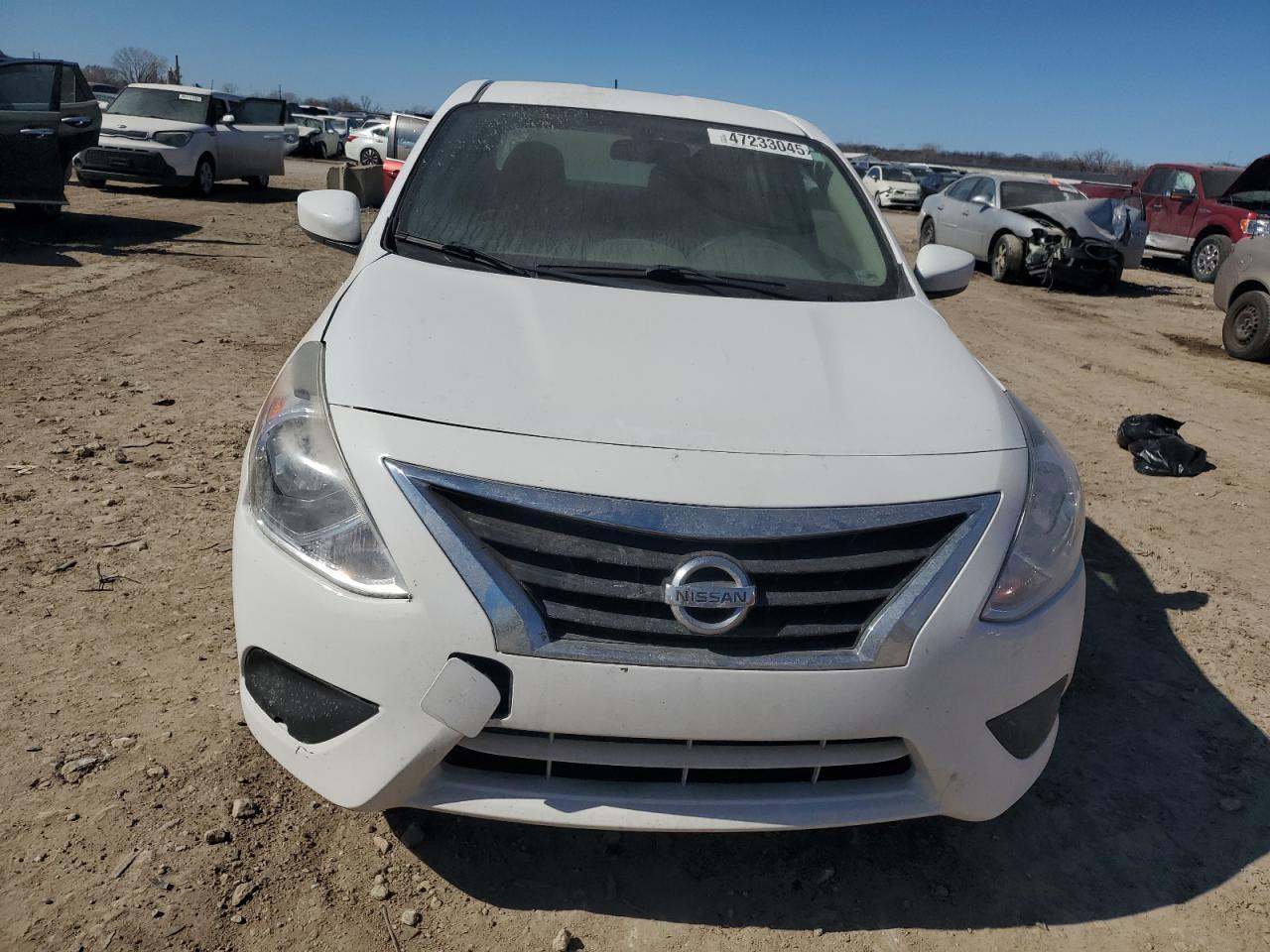 2017 NISSAN VERSA