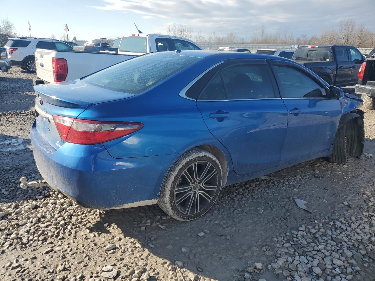 2016 TOYOTA CAMRY