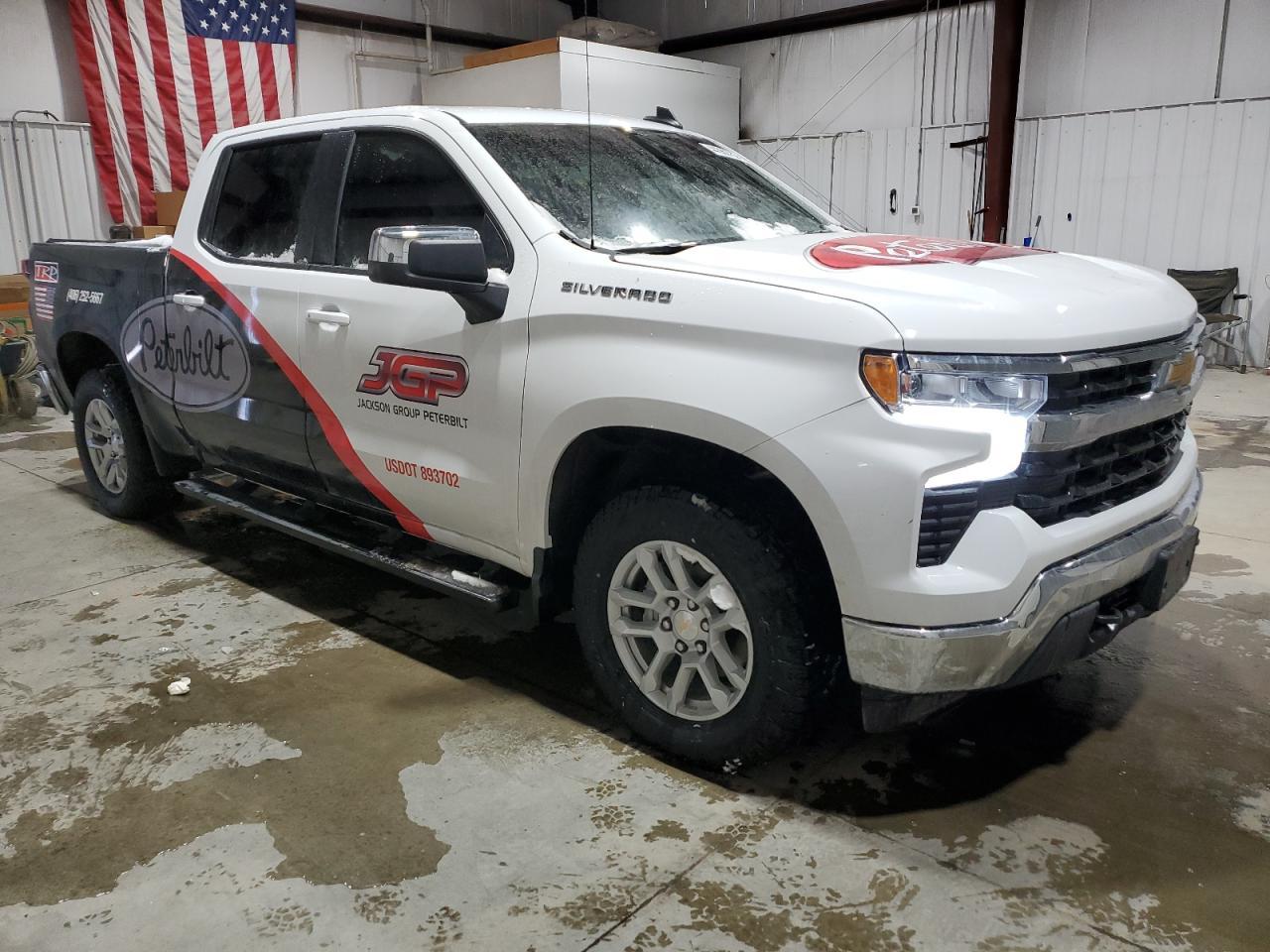 2024 CHEVROLET Silverado