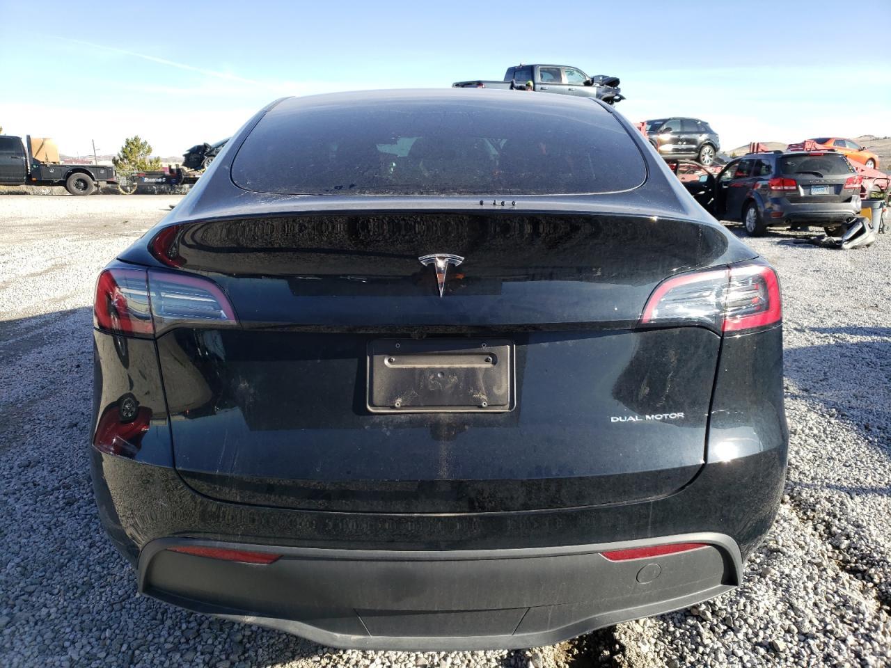 2024 TESLA MODEL Y