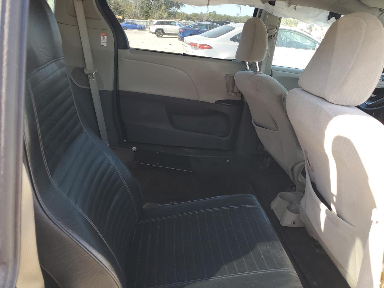 2018 TOYOTA SIENNA