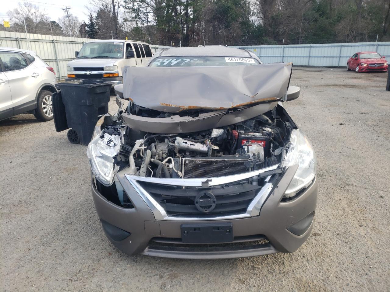 2017 NISSAN VERSA