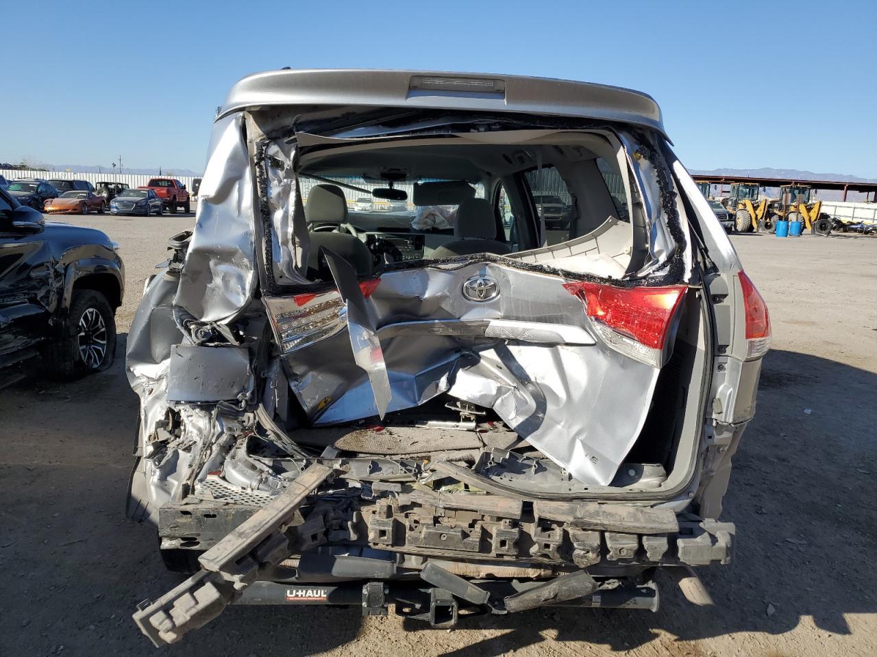 2013 TOYOTA SIENNA