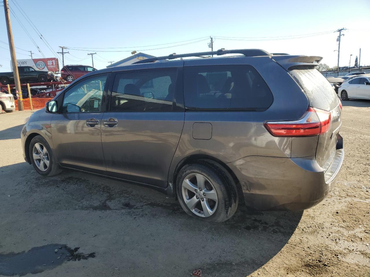 2016 TOYOTA SIENNA