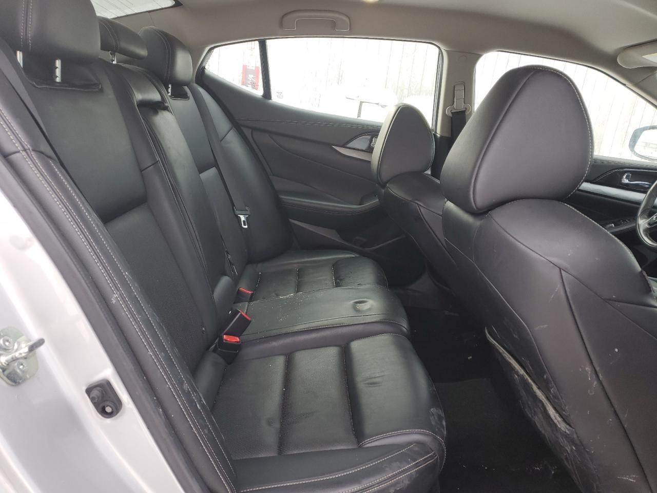 2017 NISSAN Maxima