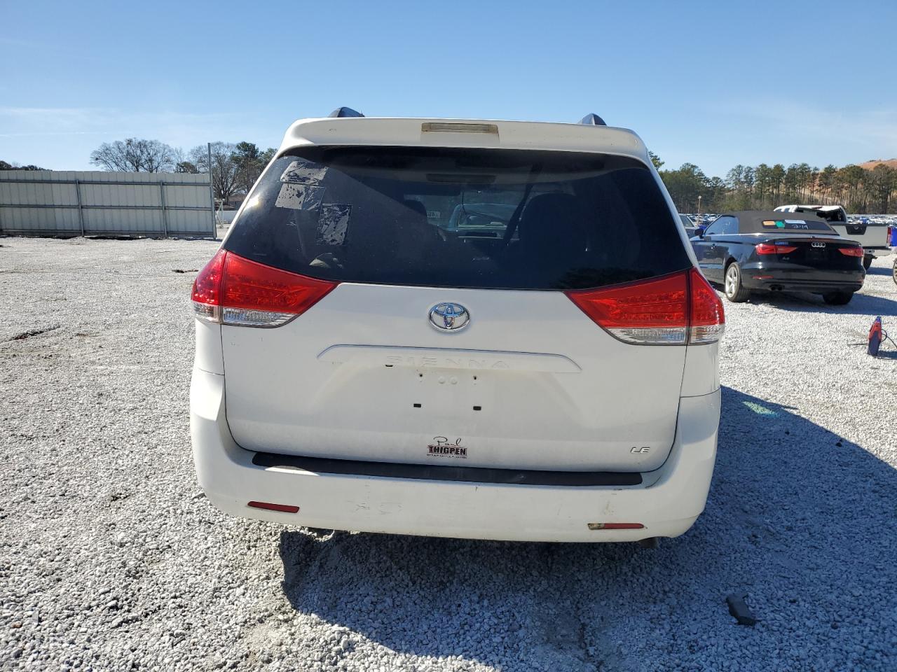 2011 TOYOTA SIENNA