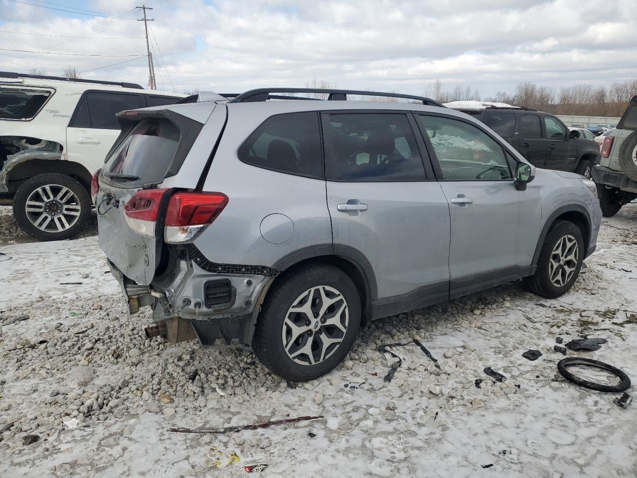 2021 SUBARU FORESTER