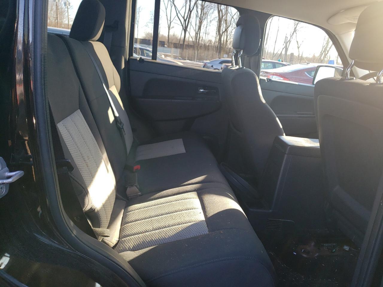 2010 JEEP Liberty