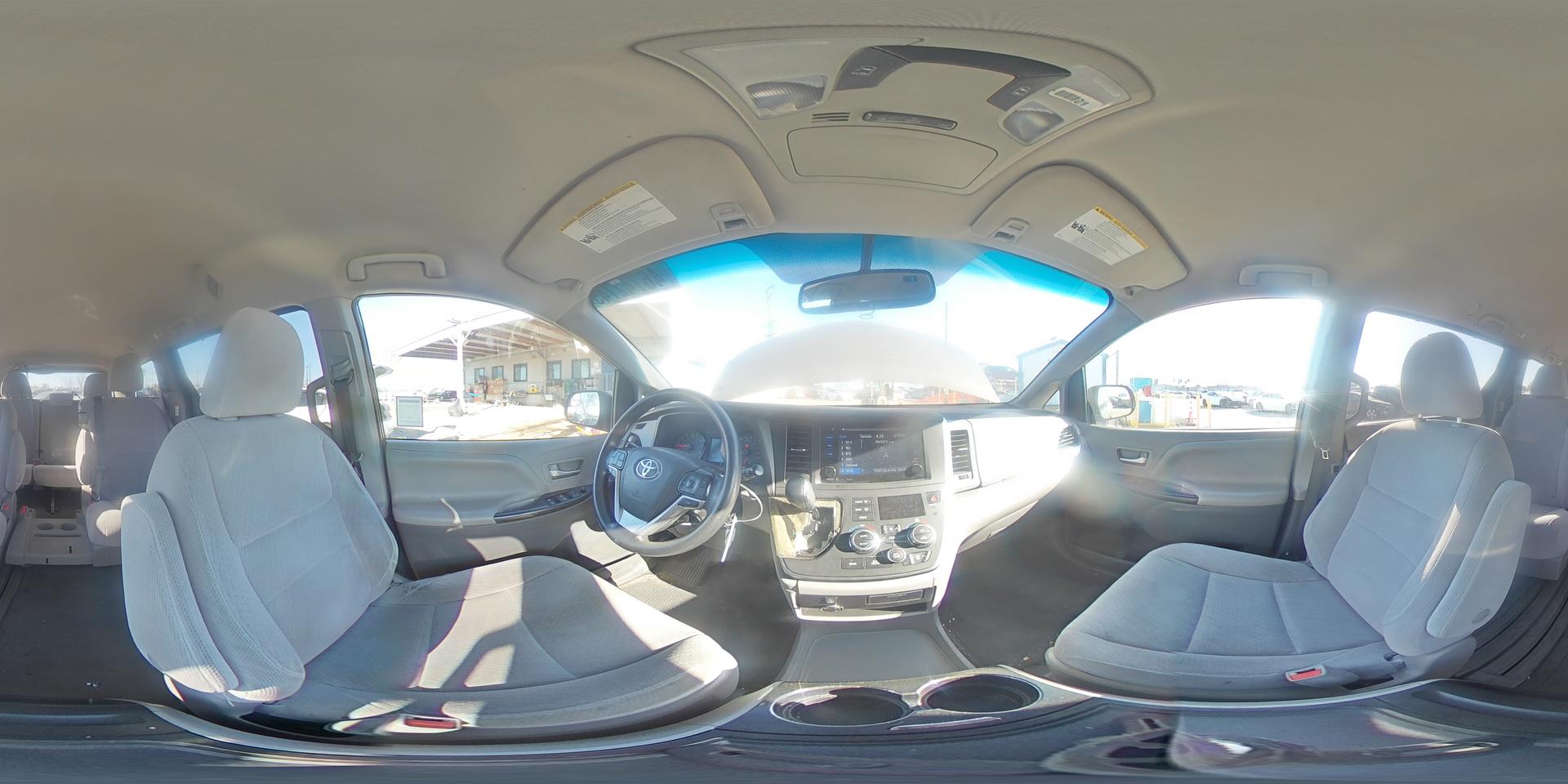 2016 TOYOTA SIENNA