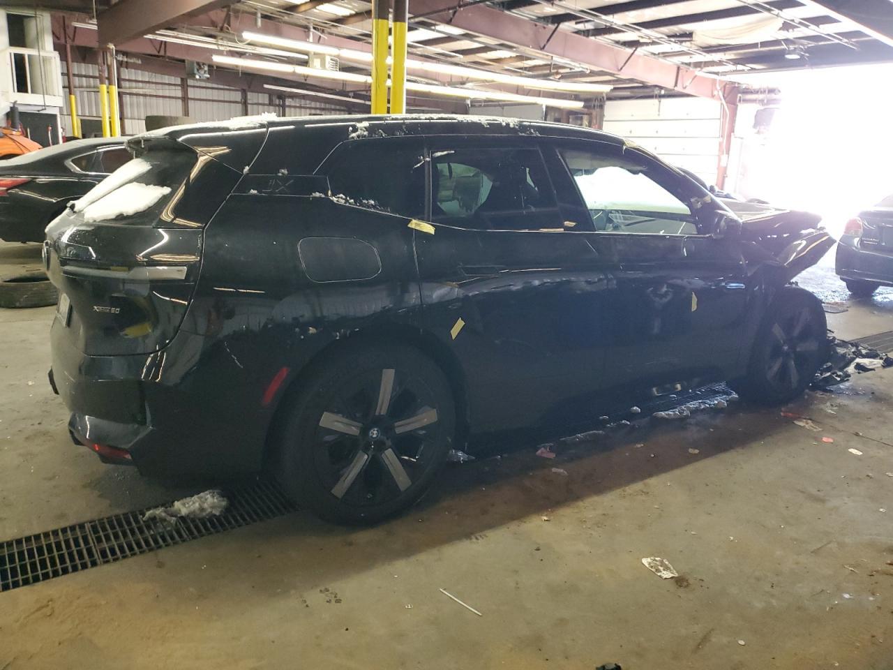 2025 BMW iX