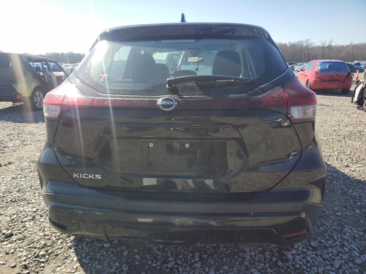 2022 NISSAN KICKS
