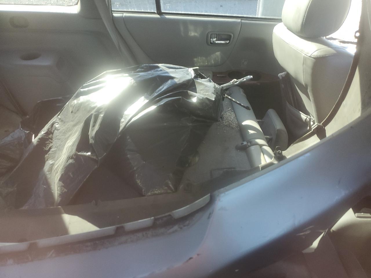 2004 TOYOTA HIGHLANDER
