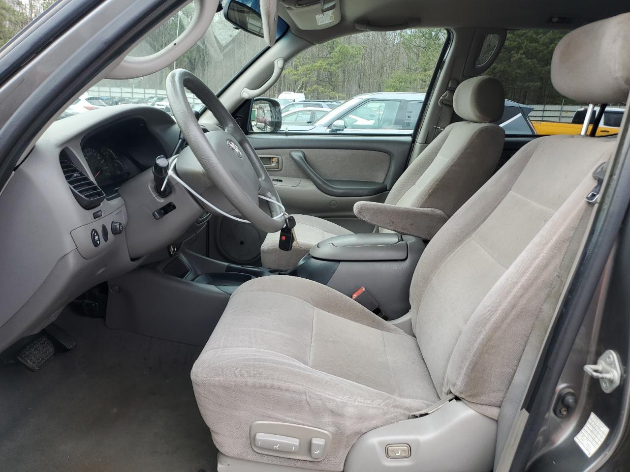 2003 TOYOTA Sequoia
