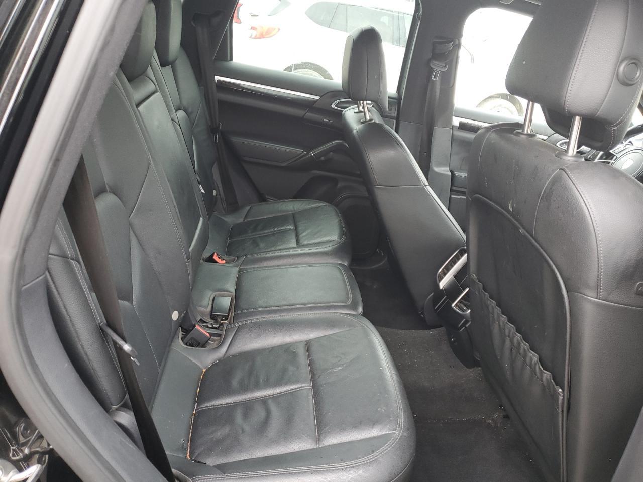 2013 PORSCHE CAYENNE