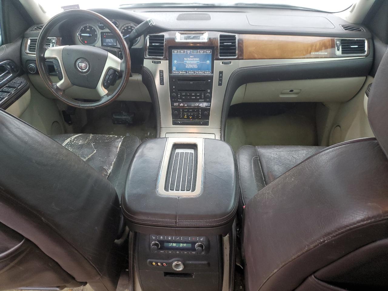2010 CADILLAC Escalade ESV