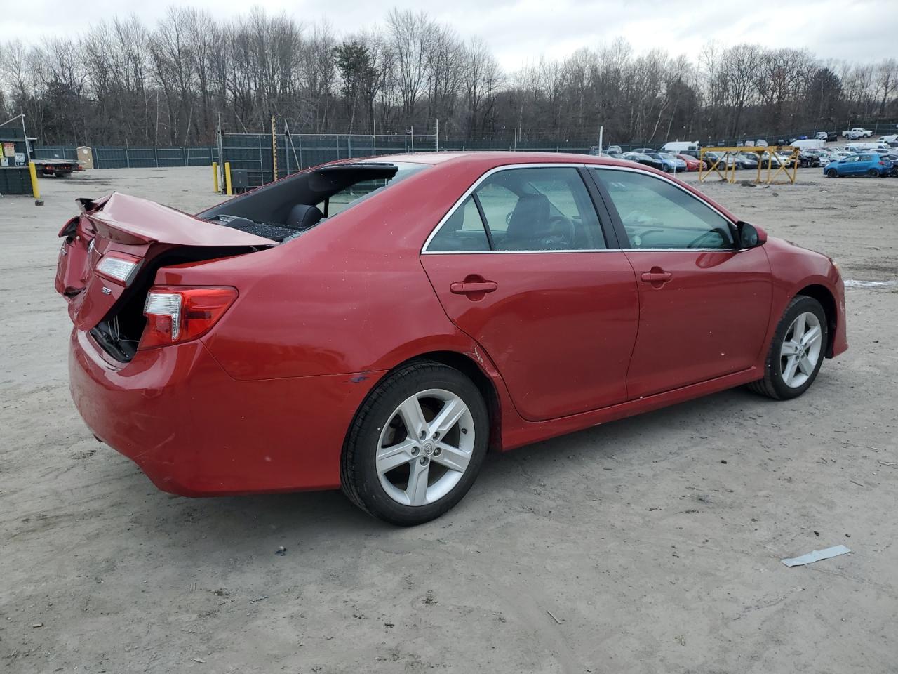 2014 TOYOTA CAMRY