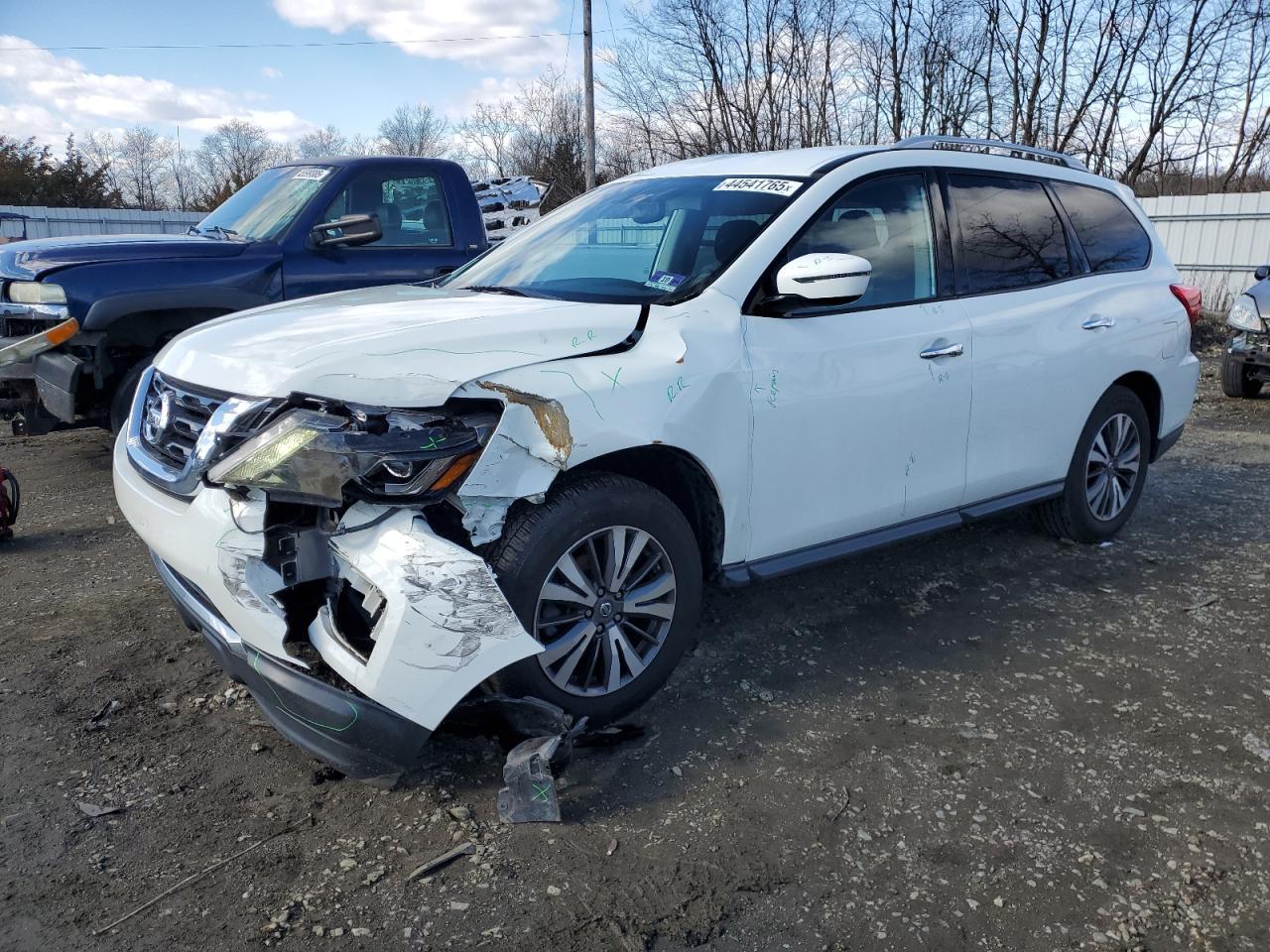2017 NISSAN PATHFINDER