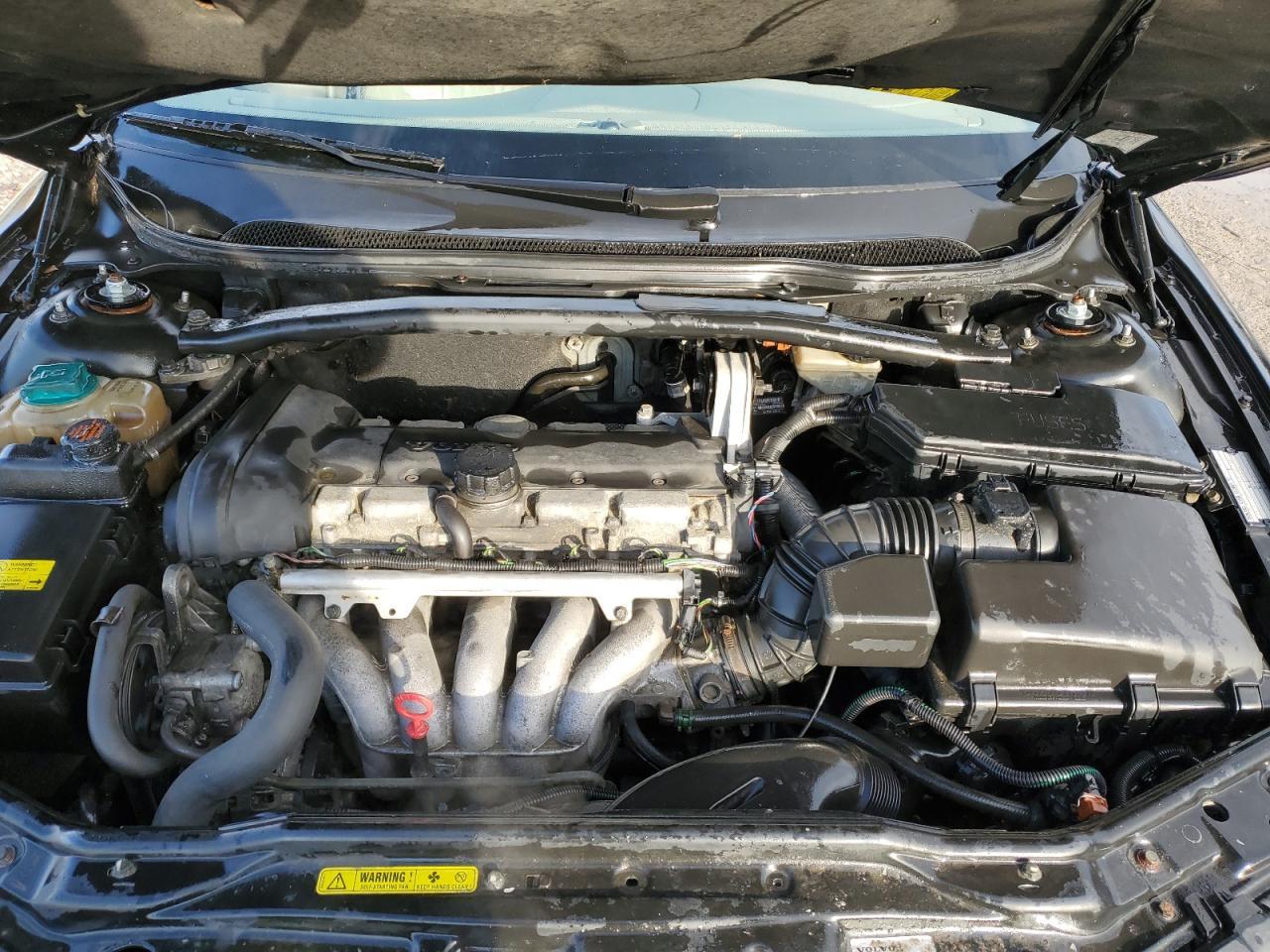 2003 VOLVO V70