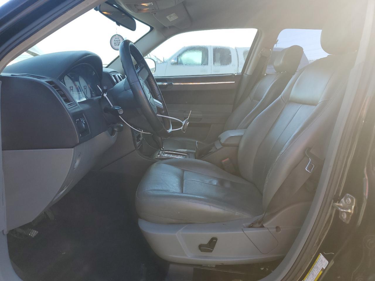 2005 CHRYSLER 300