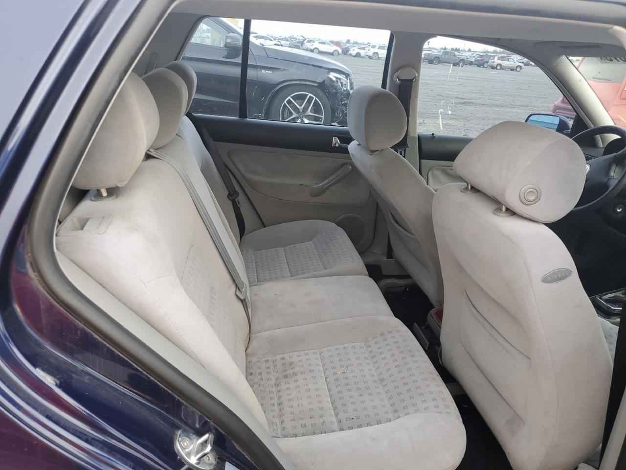 2002 VOLKSWAGEN GOLF