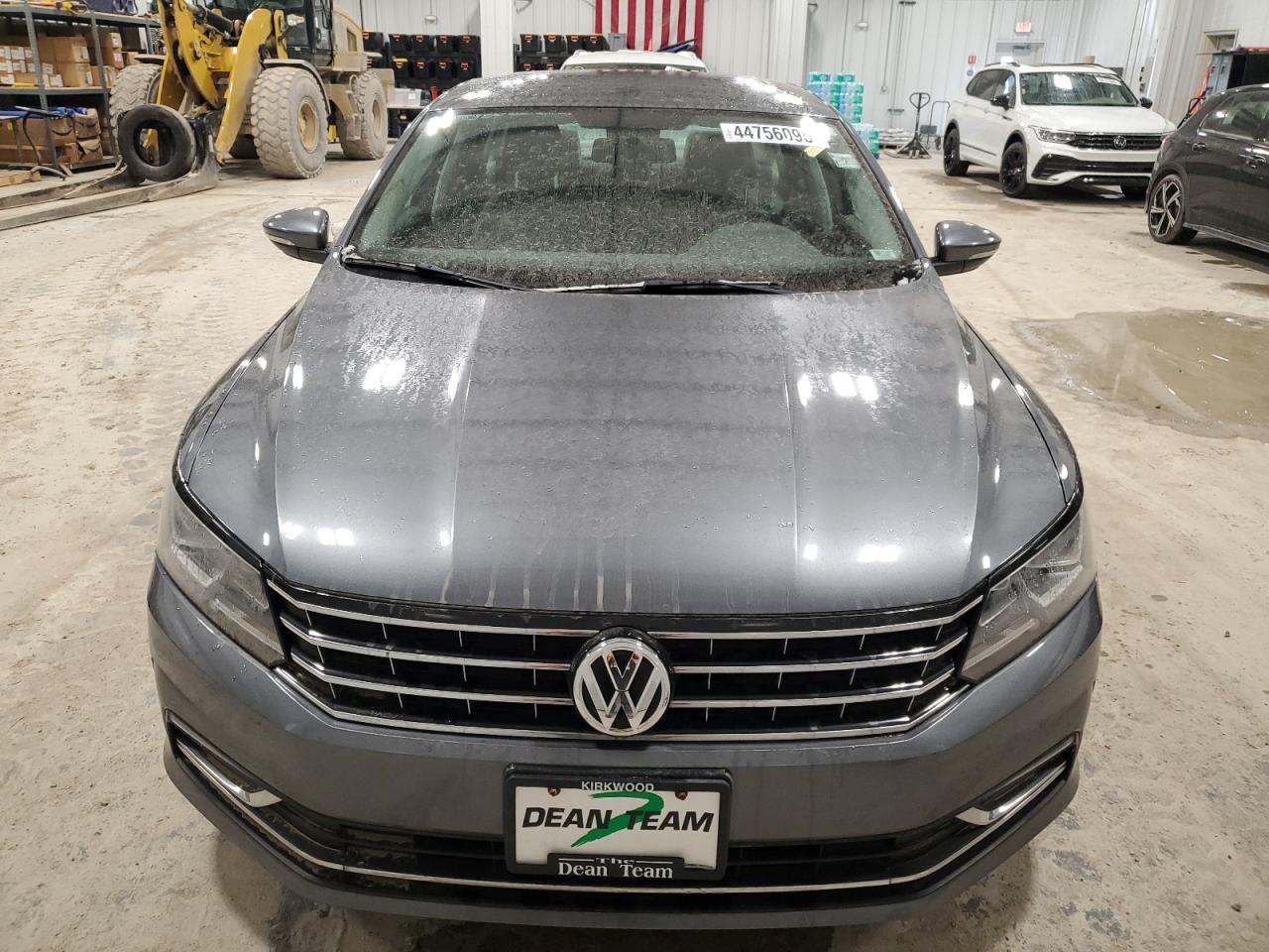 2016 VOLKSWAGEN Passat