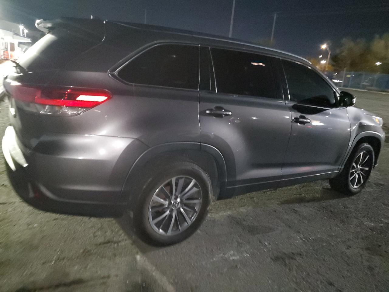2018 TOYOTA HIGHLANDER