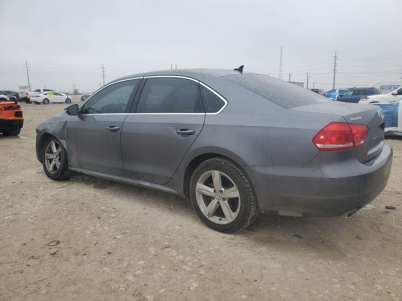2012 VOLKSWAGEN Passat