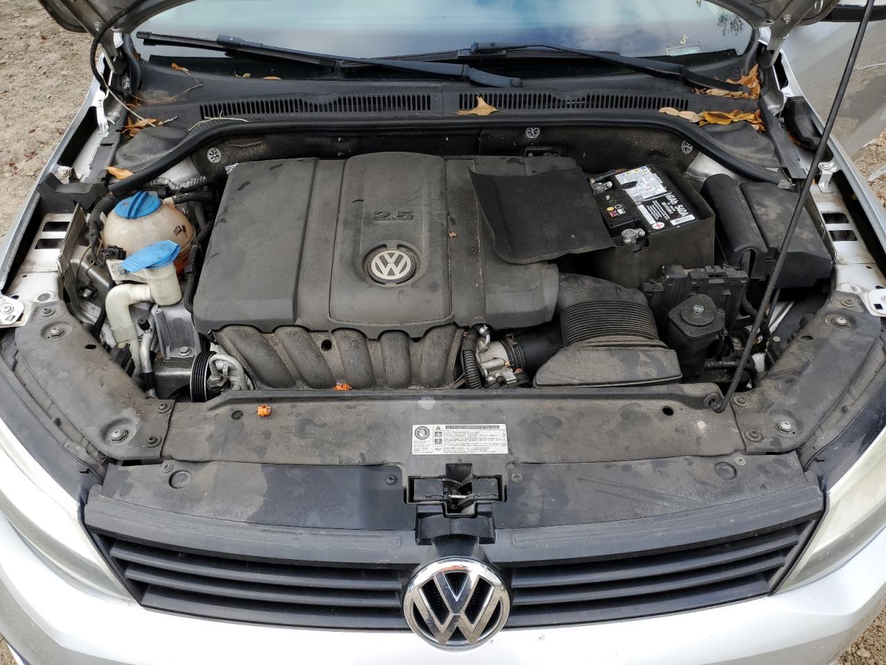 2011 VOLKSWAGEN JETTA