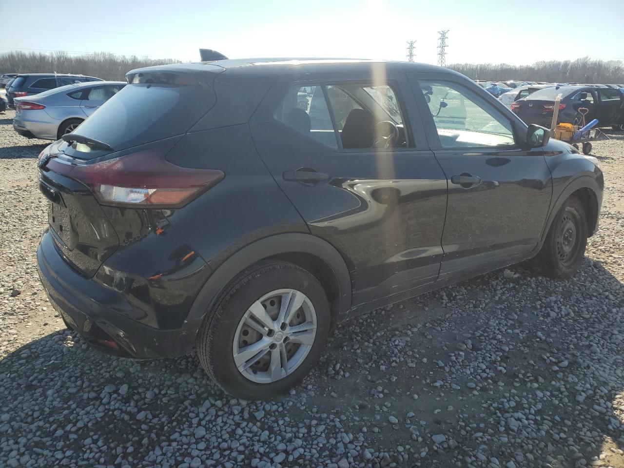 2022 NISSAN KICKS