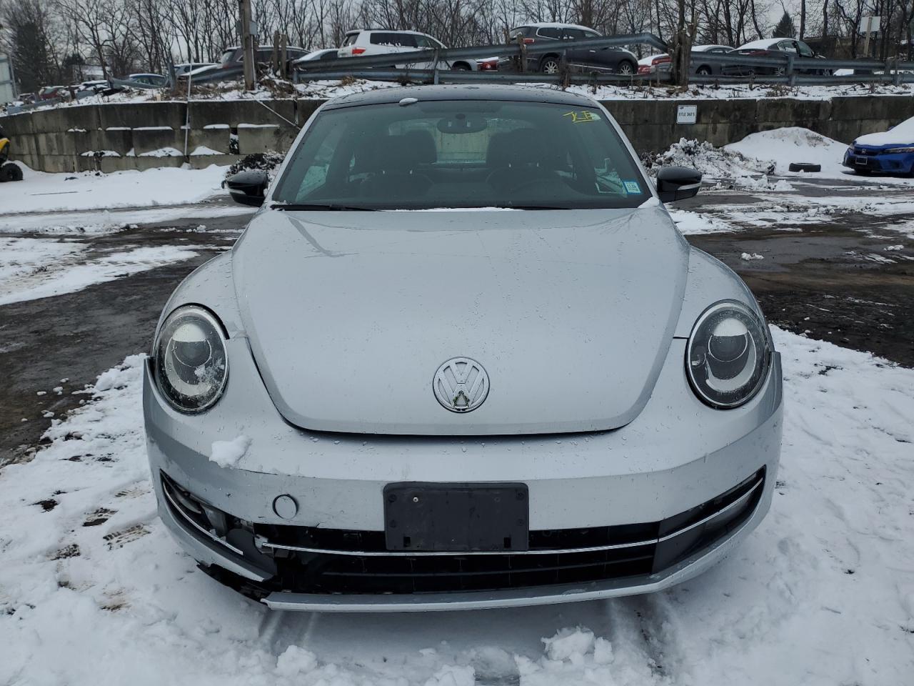 2012 VOLKSWAGEN Beetle