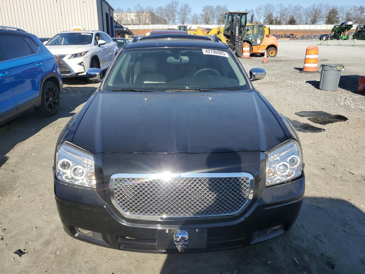 2005 DODGE MAGNUM