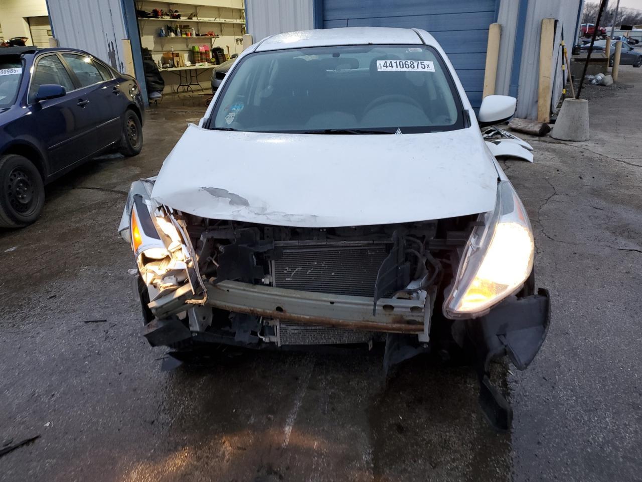 2017 NISSAN VERSA