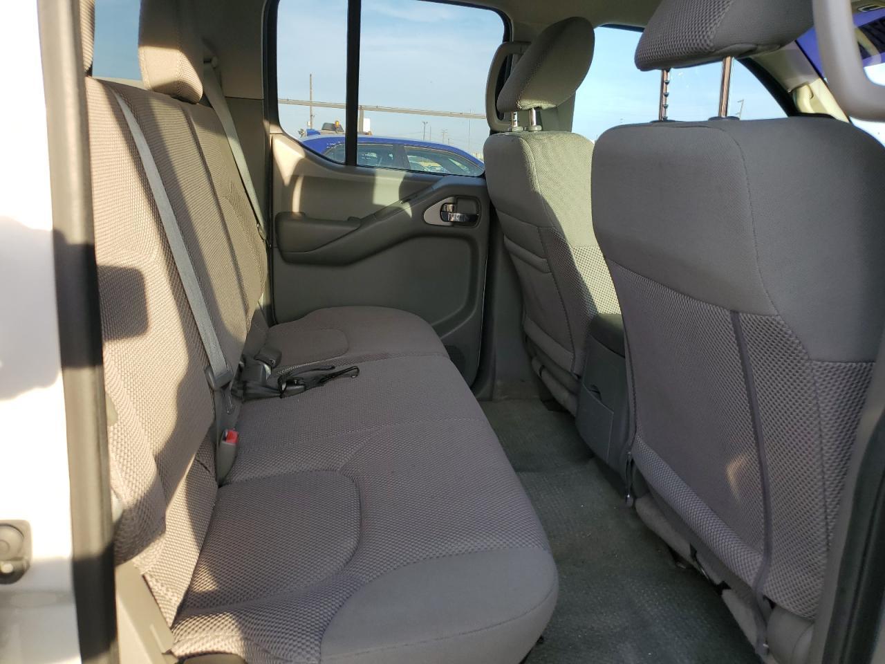 2016 NISSAN Frontier