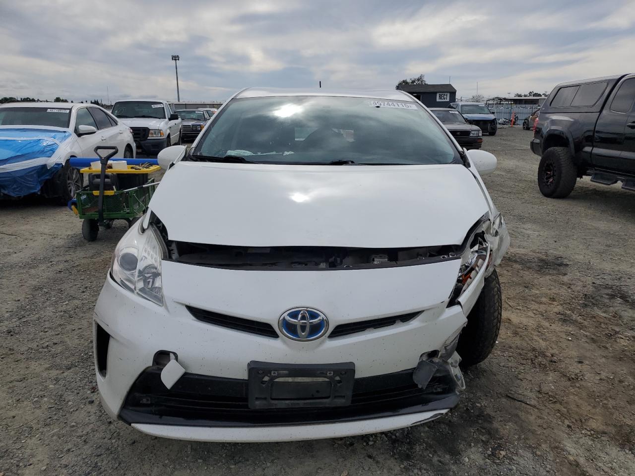 2015 TOYOTA PRIUS