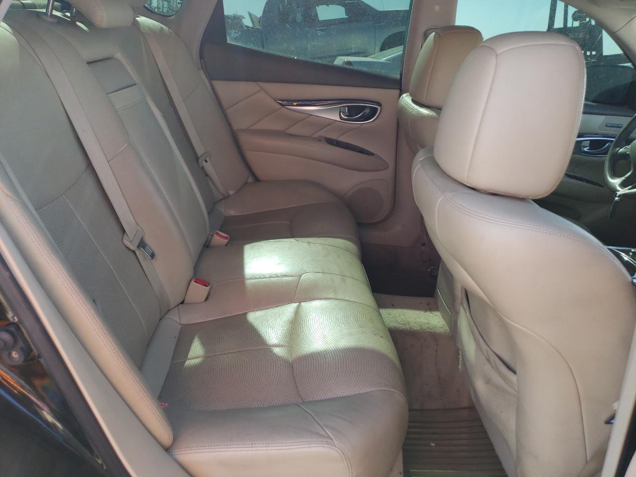 2012 INFINITI M37