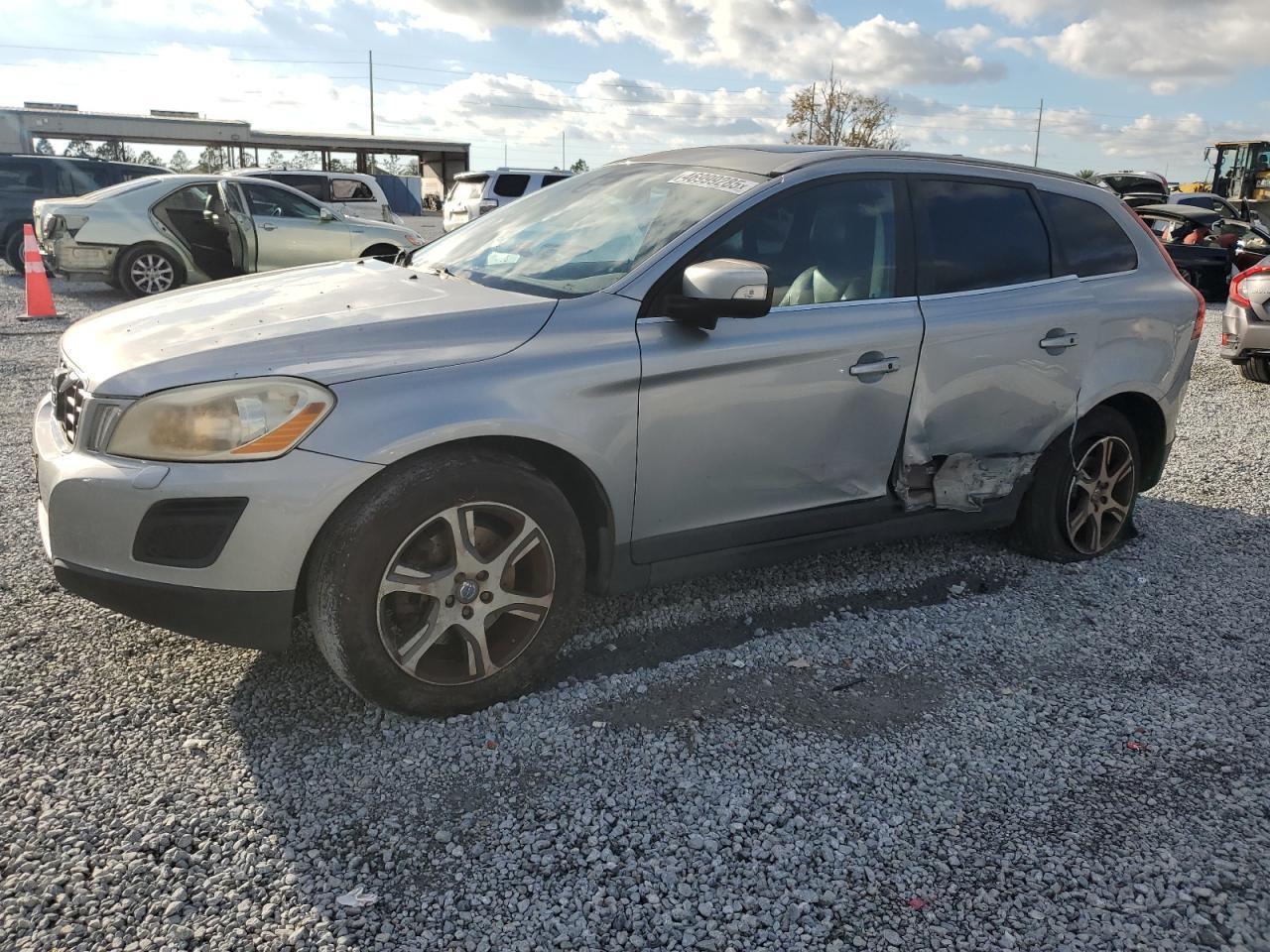 2011 VOLVO XC60