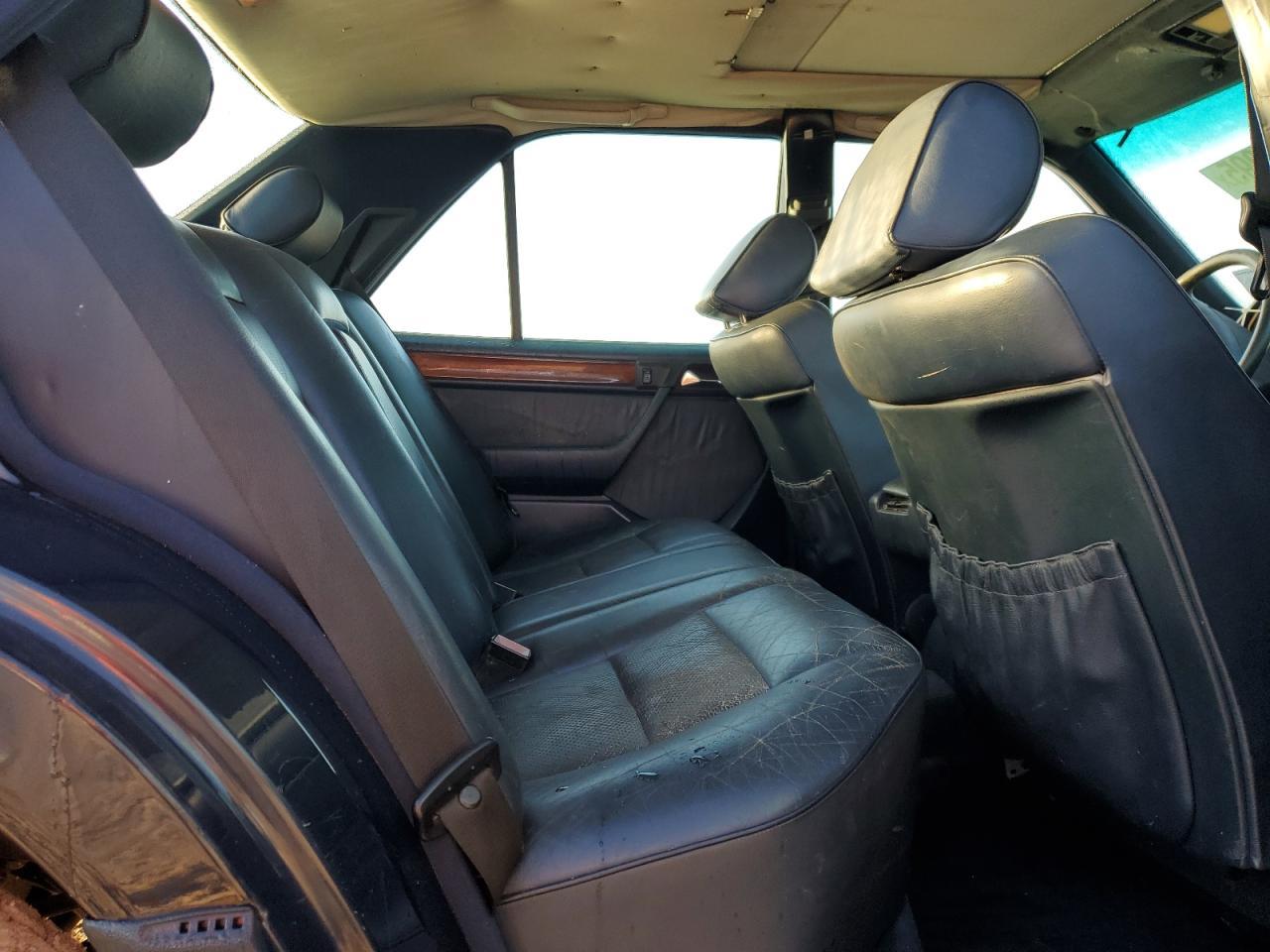1994 MERCEDES-BENZ E-Class