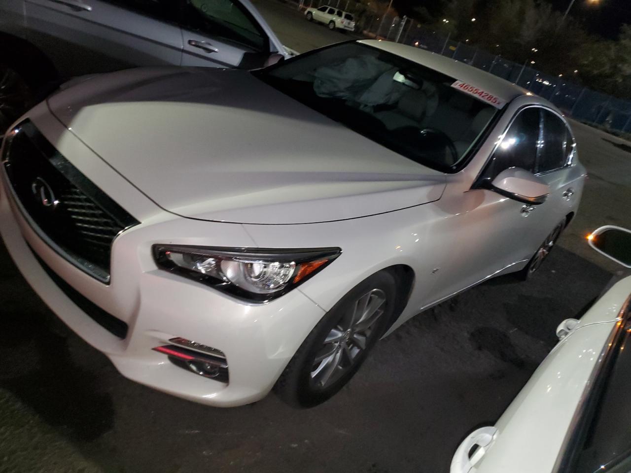 2015 INFINITI Q50